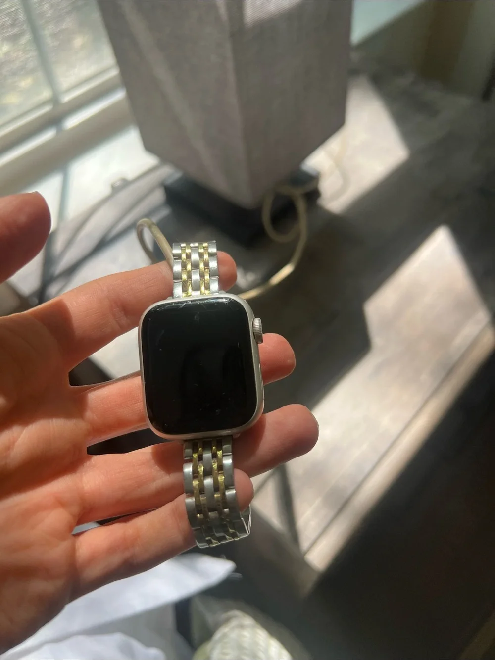 Apple Watch Series 7 (41mm) - Starlight Aluminum with Silver and Gold Metal Band